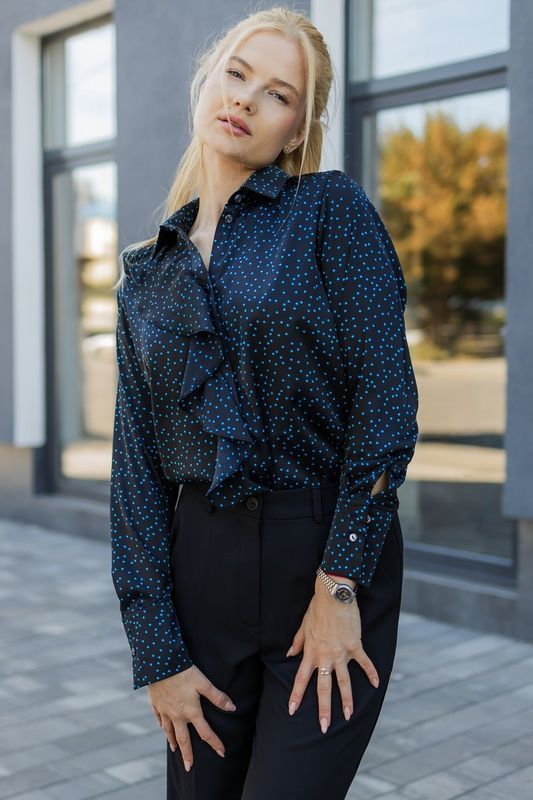 Блуза жіноча чорна з рюшею, синій горох, XL